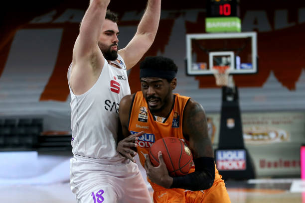 他们在与布 他们在与布