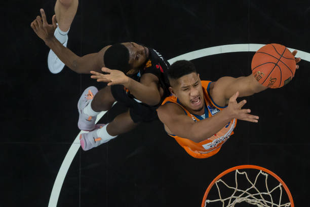 通过出色的 通过出色的